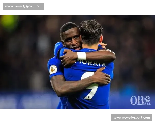 图赫尔更衣室暖心一幕:欧青赛夺冠后拥抱每位球员彰显领袖魅力 图赫尔更衣室暖心一幕:欧青赛夺冠后拥抱每位球员彰显领袖魅力