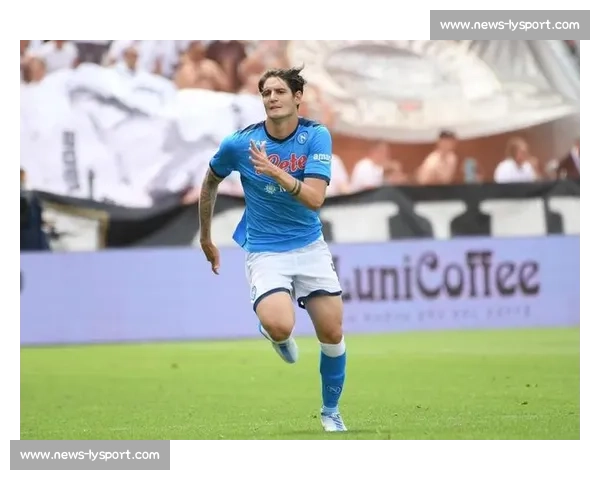 意甲双雄竞逐那不勒斯右后卫扎诺利