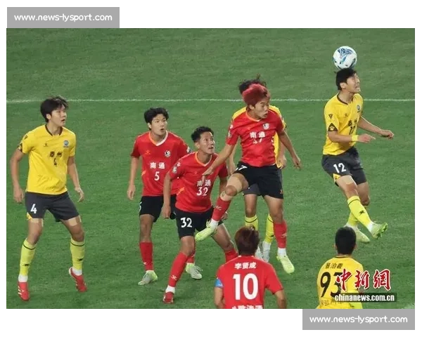 盐城主场 2-0 力克镇江!31833 名球迷见证苏超榜首之争 盐城主场 2-0 力克镇江!31833 名球迷见证苏超榜首之争